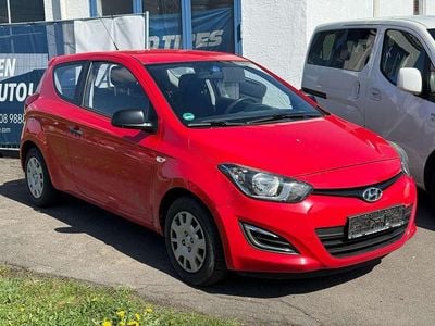 Gebraucht Hyundai i20 Classic 86 PS (63 kW) 2012 Electric red Kleinwagen
