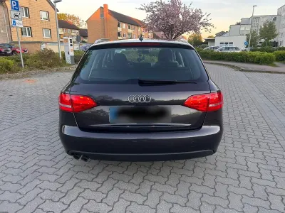 Gebraucht Audi A4 143 PS (105 kW) 2011 Grau Kombi