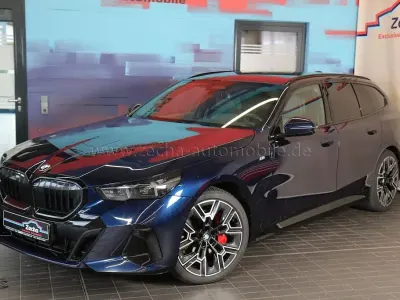 Gebraucht BMW 540 Performance 286 PS (210 kW) 2025 Tansanitblau ii (c3z) Kombi