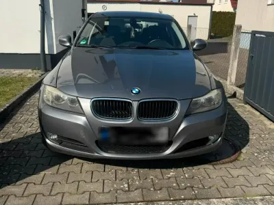Gebraucht BMW 320 184 PS (135 kW) 2012 Grau Limousine