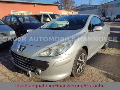 Gebraucht Peugeot 307 CC 140 PS (102 kW) 2006 Lackierung aluminiumgrau/meta Cabrio