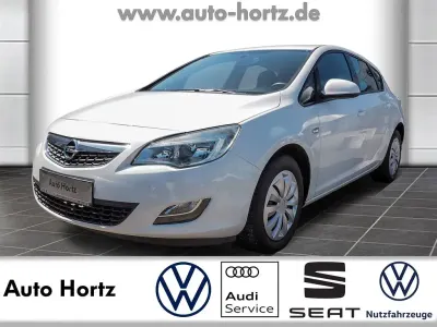Gebraucht Opel Astra Edition 101 PS (74 kW) 2010 Weiß Limousine