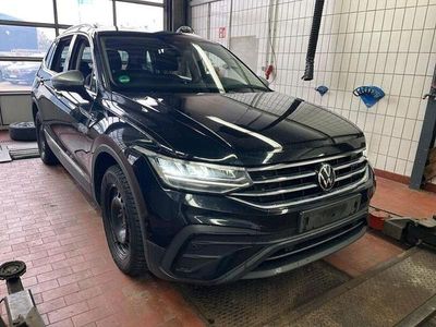 Gebraucht VW Tiguan Allspace Life 150 PS (110 kW) 2023 Schwarz SUV