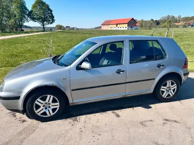 Occasion VW Golf IV 101 ch (74 kW) 2002 Argent Citadine