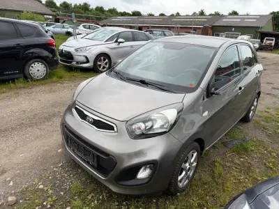 Gebraucht Kia Picanto Attract 69 PS (50 kW) 2014 Silber Kleinwagen
