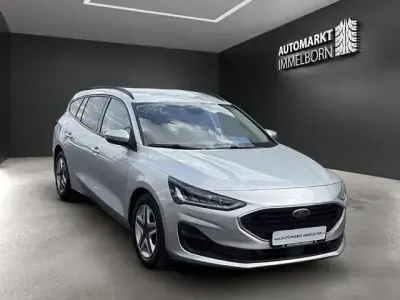 Gebraucht Ford Focus 120 PS (88 kW) 2022 Silber Limousine