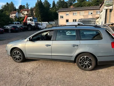 Gebraucht VW Passat 122 PS (89 kW) 2009 Blau Kombi