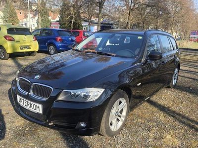 Gebraucht BMW 318 143 PS (105 kW) 2011 Schwarz Kombi