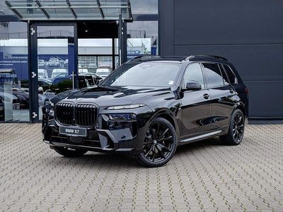 Neu BMW X7 M Sport 352 PS (258 kW) 2025 Saphirschwarz SUV