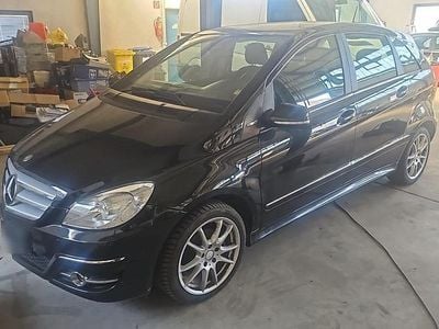 Gebraucht Mercedes B150 95 PS (69 kW) 2009 Schwarz Van / Kleinbus