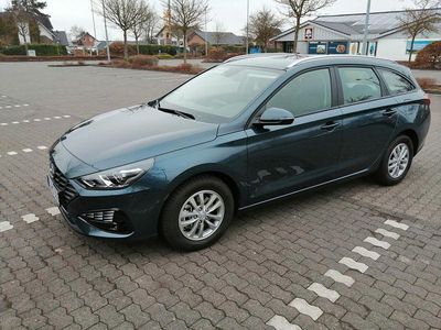 Blau Gebraucht 2024 Hyundai i30 Comfort Kombi | 19.600 € (Guter Preis)