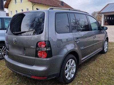 Gebraucht VW Touran 105 PS (77 kW) 2010 Braun Van / Kleinbus