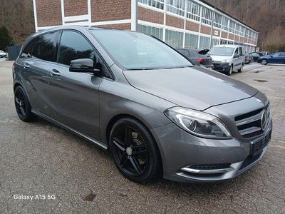 Gebraucht Mercedes B220 Sport 170 PS (125 kW) 2013 Grau Van / Kleinbus