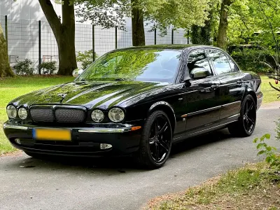 Begagnad Jaguar XJR 395 HK (290 kW) 2003 Svart Sedan