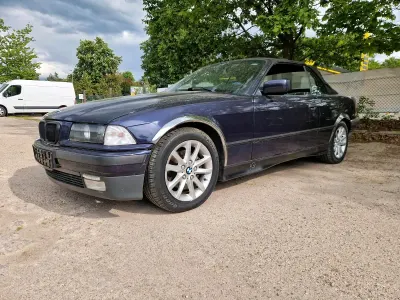 Gebraucht BMW 325 Cabriolet 192 PS (141 kW) 1994 Blau Cabrio