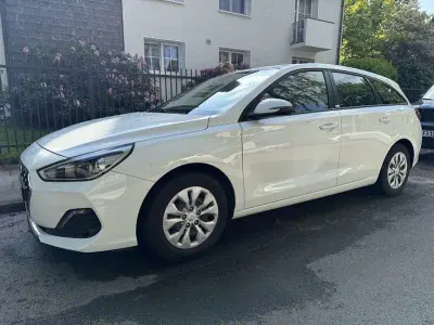 Używany Hyundai i30 Pure 100 KM (73 kW) 2020 Biały Kombi