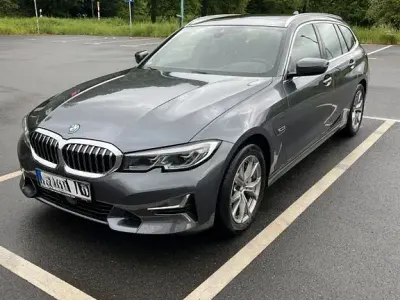 Używany BMW 330e Sport Line 292 KM (214 kW) 2021 Szary Kombi
