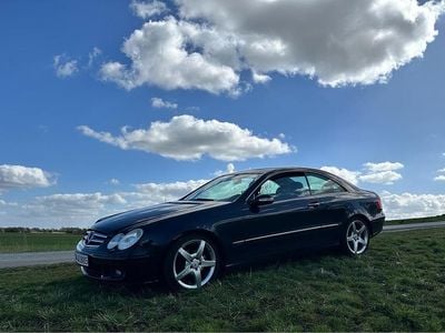 Usado Mercedes CLK220 150 HP (110 kW) 2006 Preto Coupé
