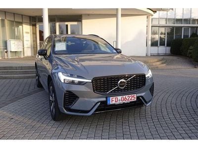 Grau Gebraucht 2022 Volvo XC60 Plus SUV | 42.990 € (Fairer Preis)