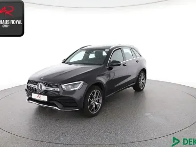 Używany Mercedes GLC200 AMG 211 KM (155 kW) 2020 Szary SUV