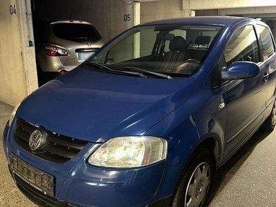 Usata VW Fox 51 CV (37 kW) 2005 Blu Utilitaria