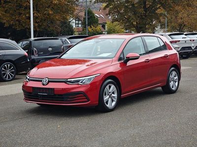 Gebraucht VW Golf VIII 110 PS (80 kW) 2024 Rot Limousine
