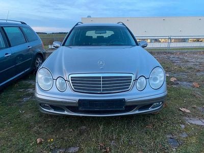 Gebraucht Mercedes E220 150 PS (110 kW) 2005 Grau Kombi