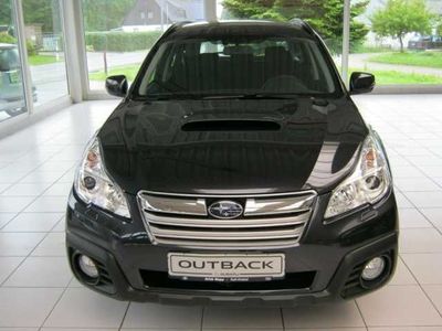 Grau metallic Gebraucht 2014 Subaru Outback SUV | 32.990 €