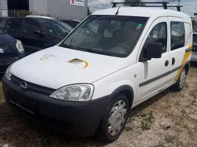 Gebraucht Opel Combo Comfort 97 PS (71 kW) 2006 Weiß Van / Kleinbus