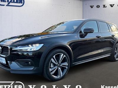 Schwarz Gebraucht 2024 Volvo V60 CC Ultimate Kombi | 52.450 €