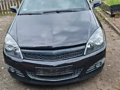 Gebraucht Opel Astra Cosmo 140 PS (102 kW) 2006 Schwarz Cabrio