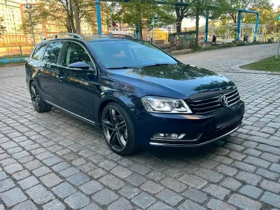 Gebraucht VW Passat 140 PS (102 kW) 2012 Blau Kombi