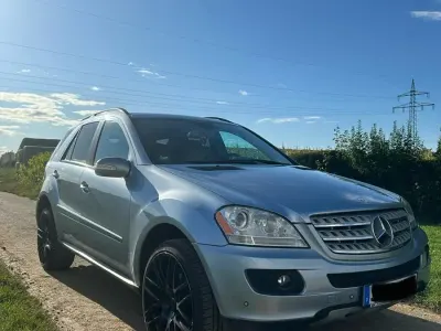 Gebraucht Mercedes ML350 272 PS (200 kW) 2008 Blau SUV