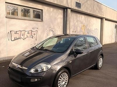 Gebraucht Fiat Punto 86 PS (63 kW) 2012 Grau Kleinwagen