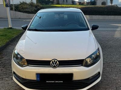 Gebraucht VW Polo 60 PS (44 kW) 2016 Weiß Kleinwagen
