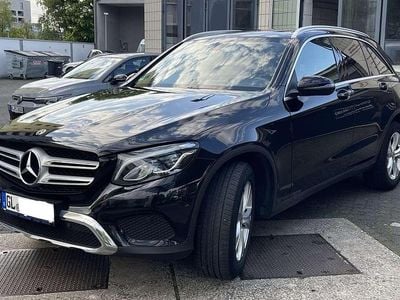 Używany Mercedes GLC350 258 KM (189 kW) 2019 Czarny SUV