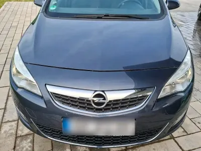 Brugt Opel Astra 100 HK (73 kW) 2010 Grå Coupe