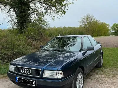 Używany Audi 80 118 KM (86 kW) 1992 Niebieski Sedan/Limuzyna