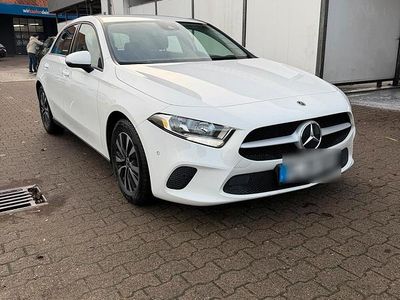 Gebraucht Mercedes A180 136 PS (100 kW) 2021 Weiß Kleinwagen