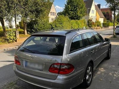 Mercedes E200