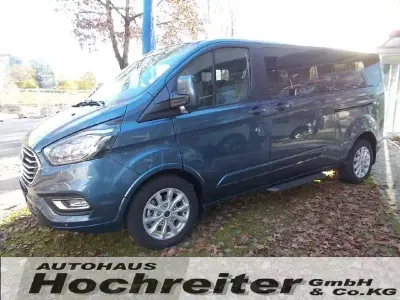 Gebraucht Ford Tourneo Custom Titanium 131 PS (96 kW) 2022 Blau Van