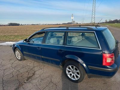 Second-hand VW Passat 101 CP (74 kW) 2004 Albastru Break