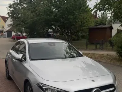 Gebraucht Mercedes A200 163 PS (119 kW) 2019 Grau Limousine