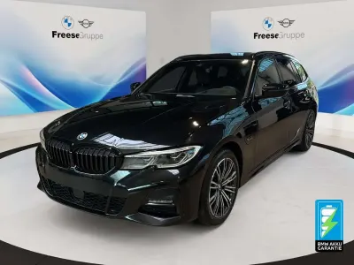Gebraucht BMW 330 Performance 252 PS (185 kW) 2022 Schwarz Kombi