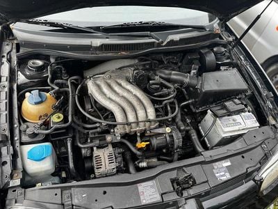 Schwarz Gebraucht 2000 VW Golf IV Kombi | 550 €