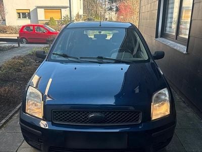 Second-hand Ford Fusion 2002 Albastru Hatchback
