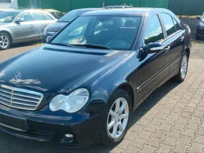 Gebraucht Mercedes C180 143 PS (105 kW) 2006 Blau Limousine