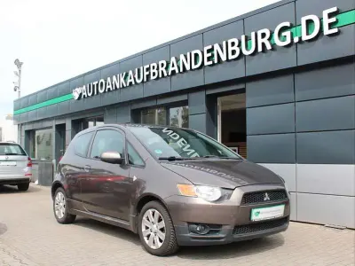 Gebraucht Mitsubishi Colt 75 PS (55 kW) 2013 Braun Kleinwagen