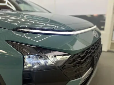 Neu Hyundai Bayon Style 90 PS (66 kW) 2025 Mangrove green mg2 SUV