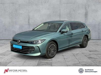 Gebraucht VW Passat Elegance 150 PS (110 kW) 2025 Maripositgrün metallic Kombi